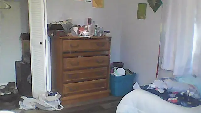 Snapshot of sarahkat86 chatting on May 13, 10:49 pm sarahkat86 online show from May 13, 10:49 pm