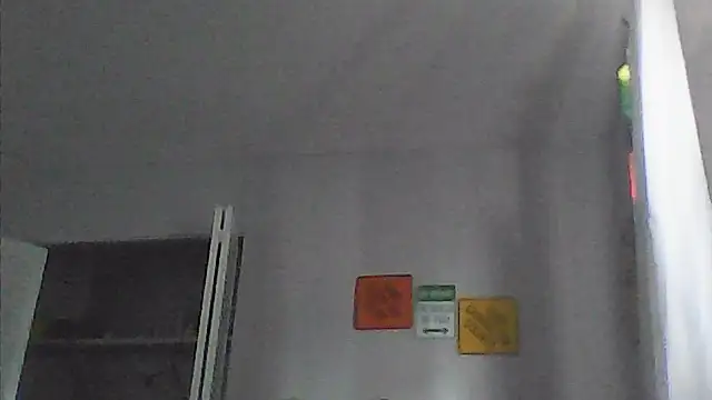 Snapshot of sarahkat86 chatting on May 22, 10:04 pm sarahkat86 online show from May 22, 10:04 pm