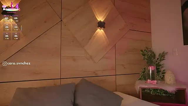 caro sanchezz online show from April 16, 1:12 pm