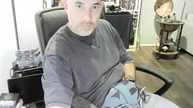 Snapshot of Chrisprngr chatting on July 24, 7:34 pm Chrisprngr online show from July 24, 7:34 pm