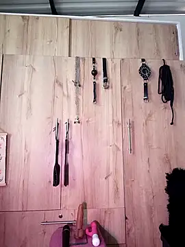 Snapshot of Katya_Bridge2 chatting on February 12, 5:52 pm Katya Bridge2 online show from February 12, 5:52 pm