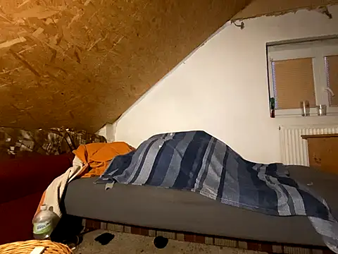 Salon1986 online show from December 19, 6:42 am