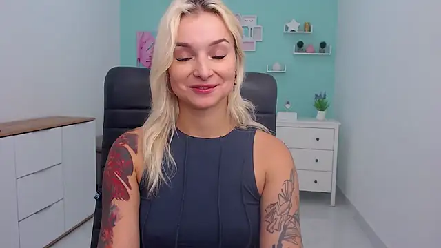 LilFleurish online show from September 11, 4:34 am