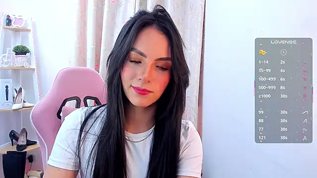 Snapshot of sarah_saenz_ chatting on October 9, 3:37 am sarah saenz  online show from October 9, 3:37 am