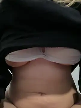 Snapshot of HottieBobi chatting on September 19, 4:51 pm HottieBobi online show from September 19, 4:51 pm