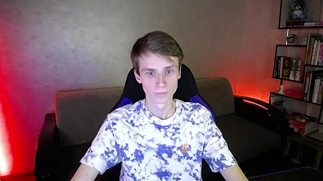 Snapshot of yes_cute_boy_ chatting on October 1, 6:14 pm yes cute boy  online show from October 1, 6:14 pm