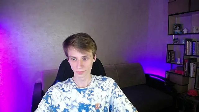 Snapshot of yes_cute_boy_ chatting on October 17, 8:33 pm yes cute boy  online show from October 17, 8:33 pm