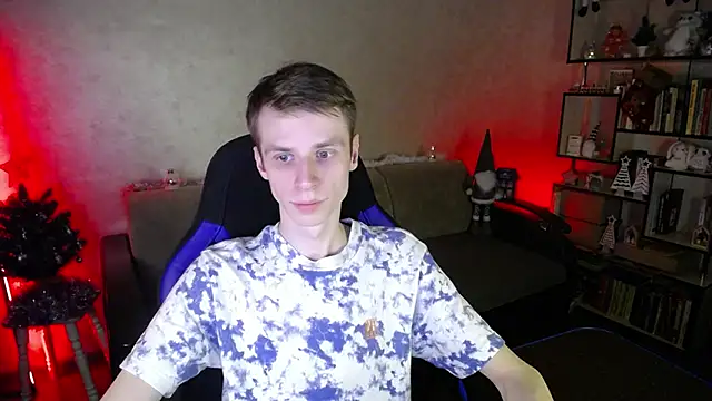 yes cute boy  online show from January 9, 1:36 pm