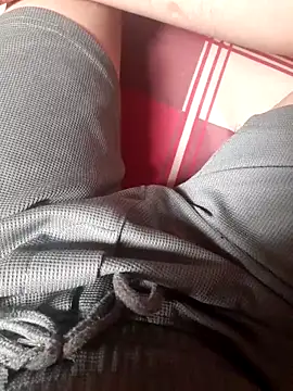 Snapshot of Brongiep chatting on November 23, 5:40 am Brongiep online show from November 23, 5:40 am