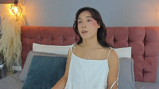 victoria decapri online show from February 22, 7:12 pm