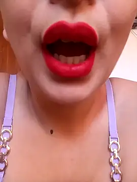 Snapshot of LINA-DALOUA chatting on November 18, 12:31 pm LINA-DALOUA online show from November 18, 12:31 pm