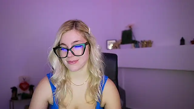 leokitty  online show from March 26, 1:38 pm