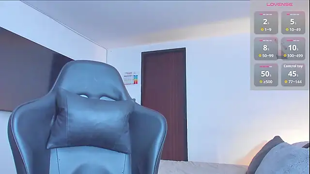 Snapshot of RJBarto chatting on February 15, 1:24 am RJBarto online show from February 15, 1:24 am