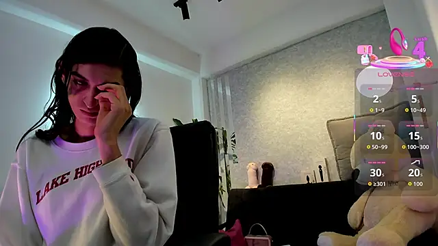 lily cash1 online show from February 18, 1:07 pm