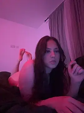 Snapshot of laylabliss chatting on September 18, 2:13 am laylabliss online show from September 18, 2:13 am