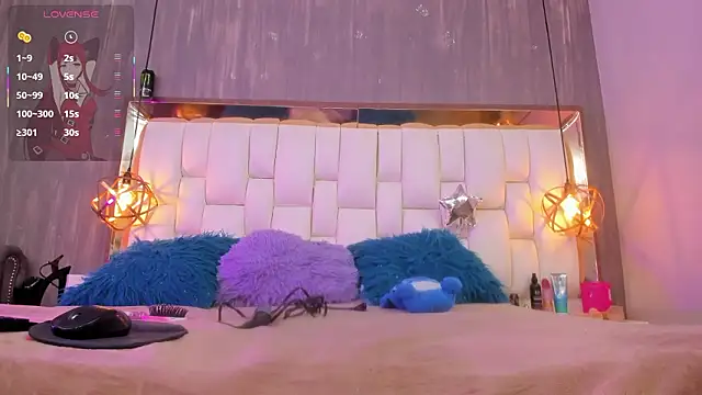 Foxxy Doll online show from March 24, 2:33 pm