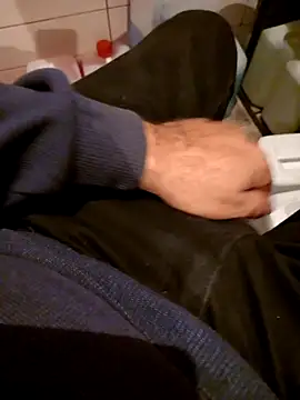 Snapshot of bullut06 chatting on October 16, 12:06 pm bullut06 online show from October 16, 12:06 pm