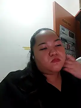 Snapshot of LianaCruzado chatting on May 8, 12:54 pm LianaCruzado online show from May 8, 12:54 pm