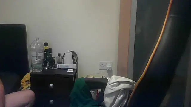 LondonMan1988 online show from November 15, 7:54 pm