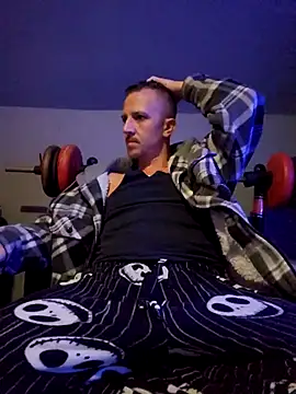 Sinister Savage online show from October 18, 8:37 am