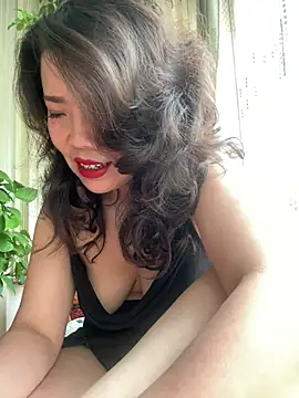 anna yngs online show from June 20, 3:31 am