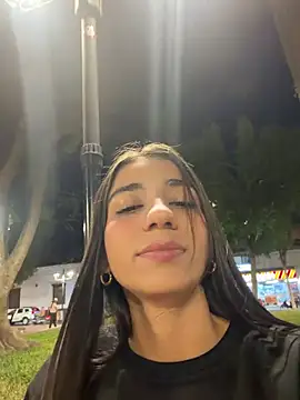 Snapshot of -juicy_ chatting on July 3, 11:44 pm -juicy online show from July 3, 11:44 pm