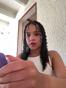 Snapshot of Yasmin777_ chatting on February 6, 6:22 pm Yasmin777 online show from February 6, 6:22 pm