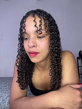 Snapshot of Yasmin777_ chatting on February 9, 7:29 pm Yasmin777 online show from February 9, 7:29 pm