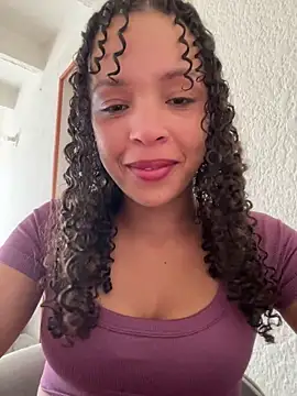 Snapshot of Yasmin777_ chatting on February 16, 8:05 pm Yasmin777 online show from February 16, 8:05 pm