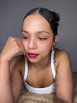 Snapshot of Yasmin777_ chatting on February 21, 10:00 pm Yasmin777 online show from February 21, 10:00 pm