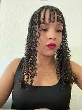 Snapshot of Yasmin777_ chatting on February 24, 9:24 pm Yasmin777 online show from February 24, 9:24 pm