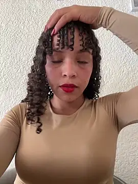 Snapshot of Yasmin777_ chatting on March 2, 8:04 pm Yasmin777 online show from March 2, 8:04 pm