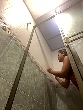 Snapshot of Ana__Pink chatting on January 11, 10:04 pm Ana Pink online show from January 11, 10:04 pm