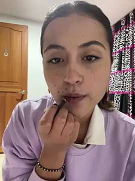 Snapshot of Ana__Pink chatting on May 9, 12:27 am Ana Pink online show from May 9, 12:27 am
