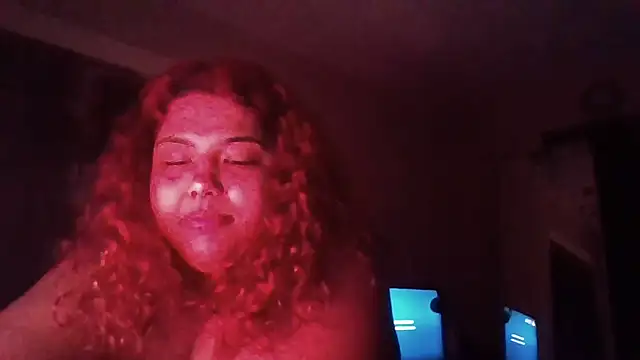 Snapshot of 1n0nlythroat chatting on April 25, 5:10 am 1n0nlythroat online show from April 25, 5:10 am