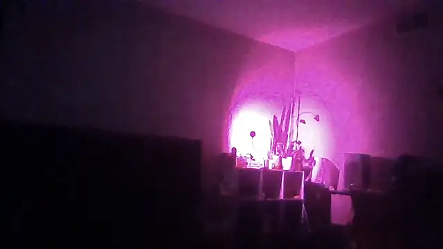 Snapshot of 1n0nlythroat chatting on May 29, 11:47 pm 1n0nlythroat online show from May 29, 11:47 pm