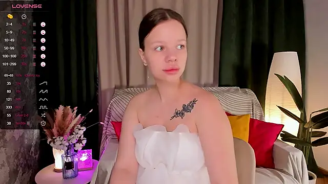 Snapshot of marydreams_ chatting on June 8, 2:23 am marydreams online show from June 8, 2:23 am