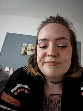 Snapshot of AndHerXO chatting on December 19, 1:40 pm AndHerXO online show from December 19, 1:40 pm