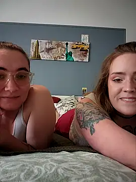 Snapshot of AndHerXO chatting on January 15, 1:05 pm AndHerXO online show from January 15, 1:05 pm