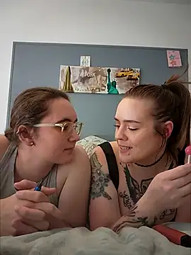 AndHerXO online show from June 3, 2:33 pm