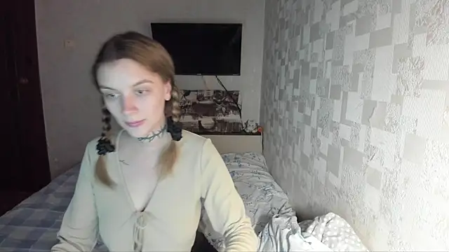 Snapshot of AlisTris chatting on October 5, 2:59 pm AlisTris online show from October 5, 2:59 pm