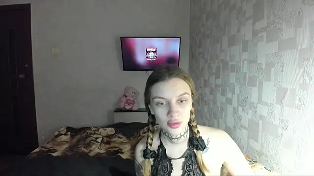 Snapshot of AlisTris chatting on November 5, 12:27 pm AlisTris online show from November 5, 12:27 pm