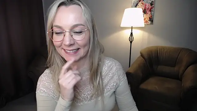 Snapshot of Ava_Elior chatting on April 25, 1:41 pm Ava Elior online show from April 25, 1:41 pm