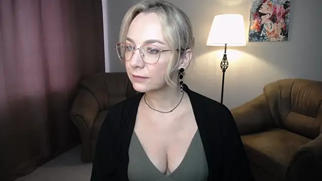 Snapshot of Ava_Elior chatting on July 23, 11:41 am Ava Elior online show from July 23, 11:41 am