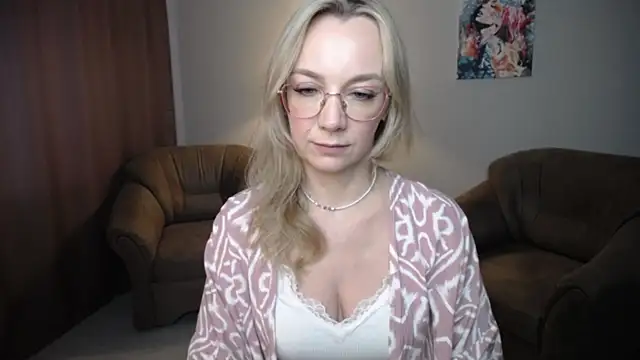 Snapshot of Ava_Elior chatting on July 26, 10:33 am Ava Elior online show from July 26, 10:33 am