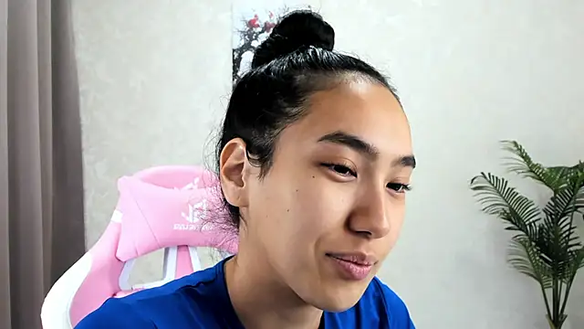 FlirtyAura online show from November 11, 2:55 am