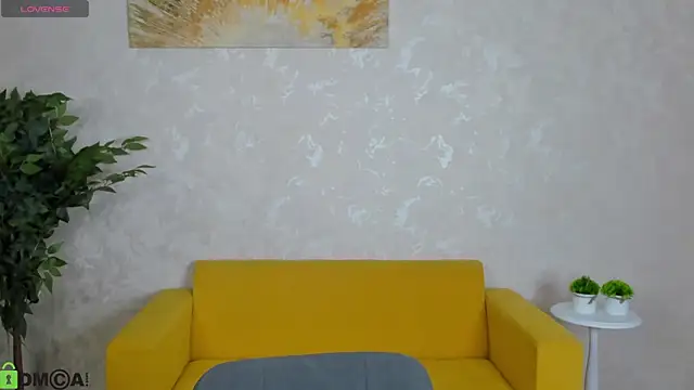 FlirtyAura online show from April 13, 3:56 am