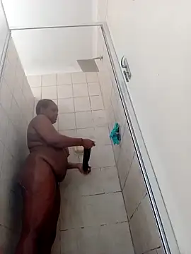 Snapshot of SativaHot96 chatting on February 15, 8:02 am SativaHot96 online show from February 15, 8:02 am