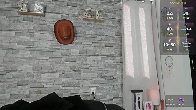 Snapshot of connorsmiith chatting on October 24, 1:18 pm connorsmiith online show from October 24, 1:18 pm