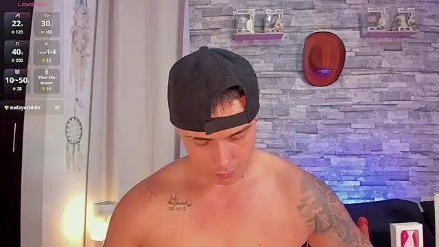 Snapshot of connorsmiith chatting on November 19, 12:43 am connorsmiith online show from November 19, 12:43 am